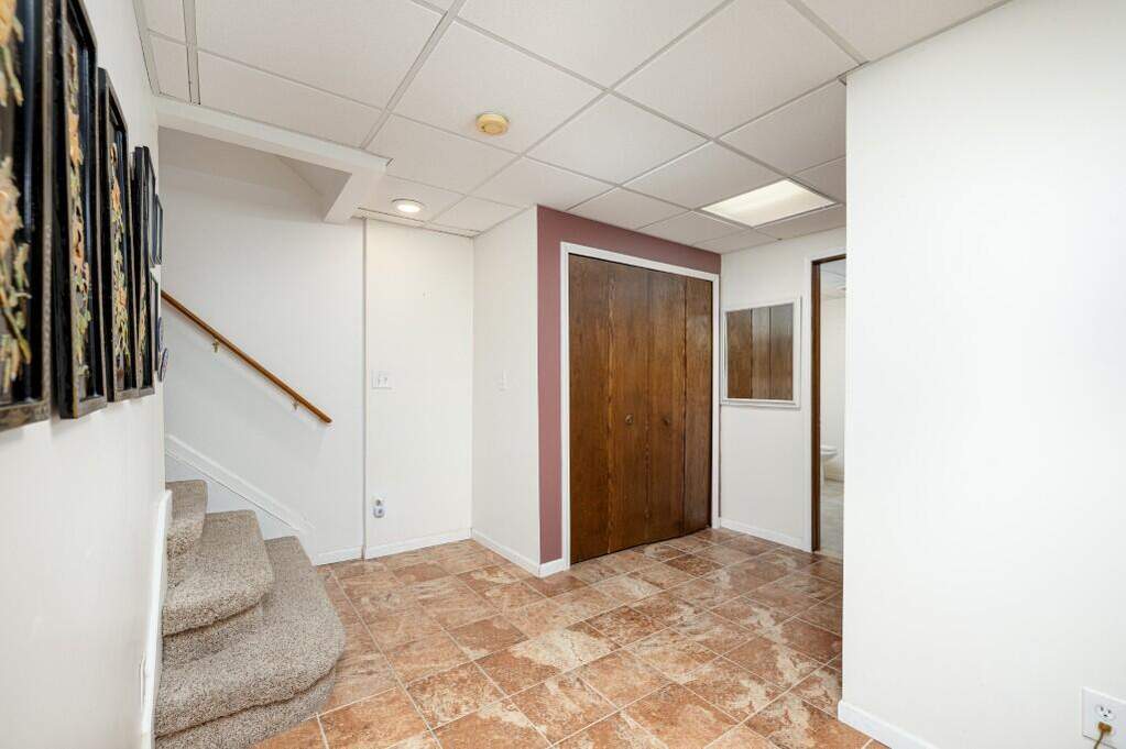 5 Bedroom Single Family Home/House's Image 38
