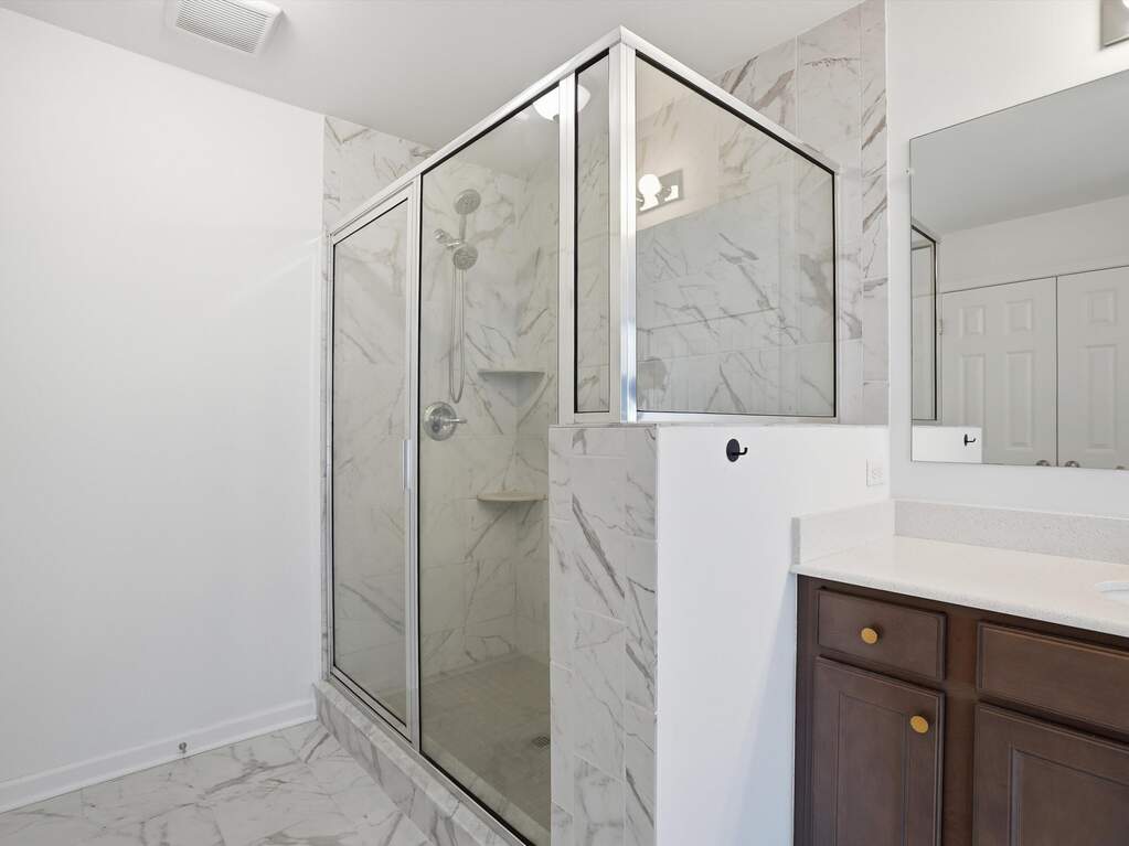 5 Bedroom Single Family Home/House's Image 28