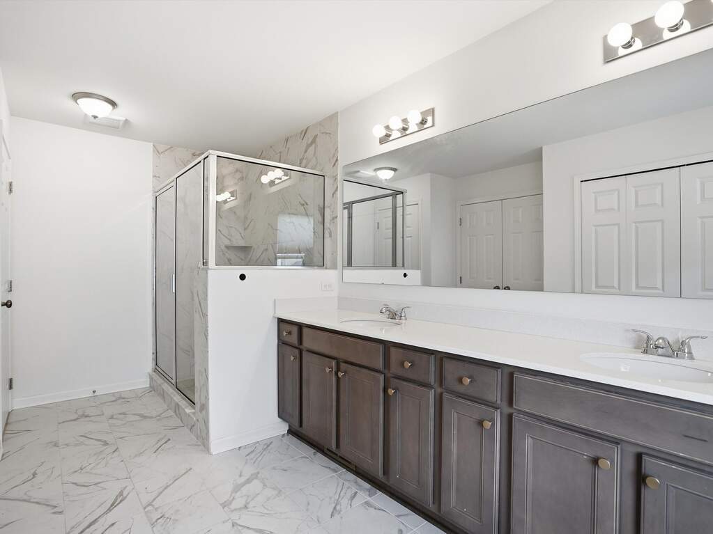 5 Bedroom Single Family Home/House's Image 29