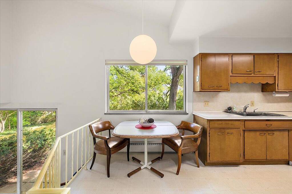 4 Bedroom Single Family Home/House's Image 16