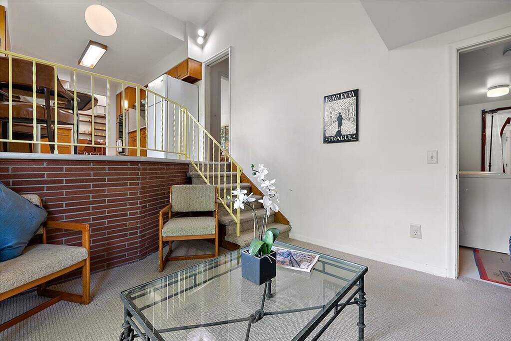 4 Bedroom Single Family Home/House's Image 18