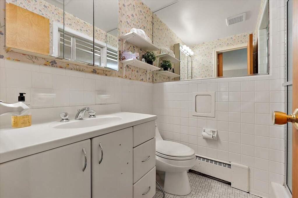 4 Bedroom Single Family Home/House's Image 21