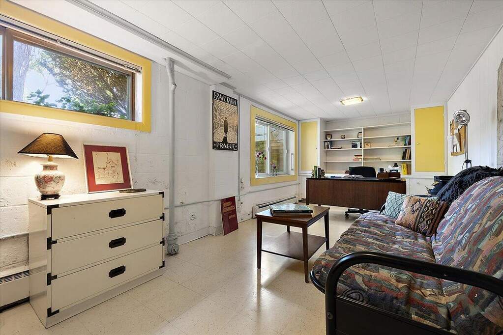4 Bedroom Single Family Home/House's Image 35