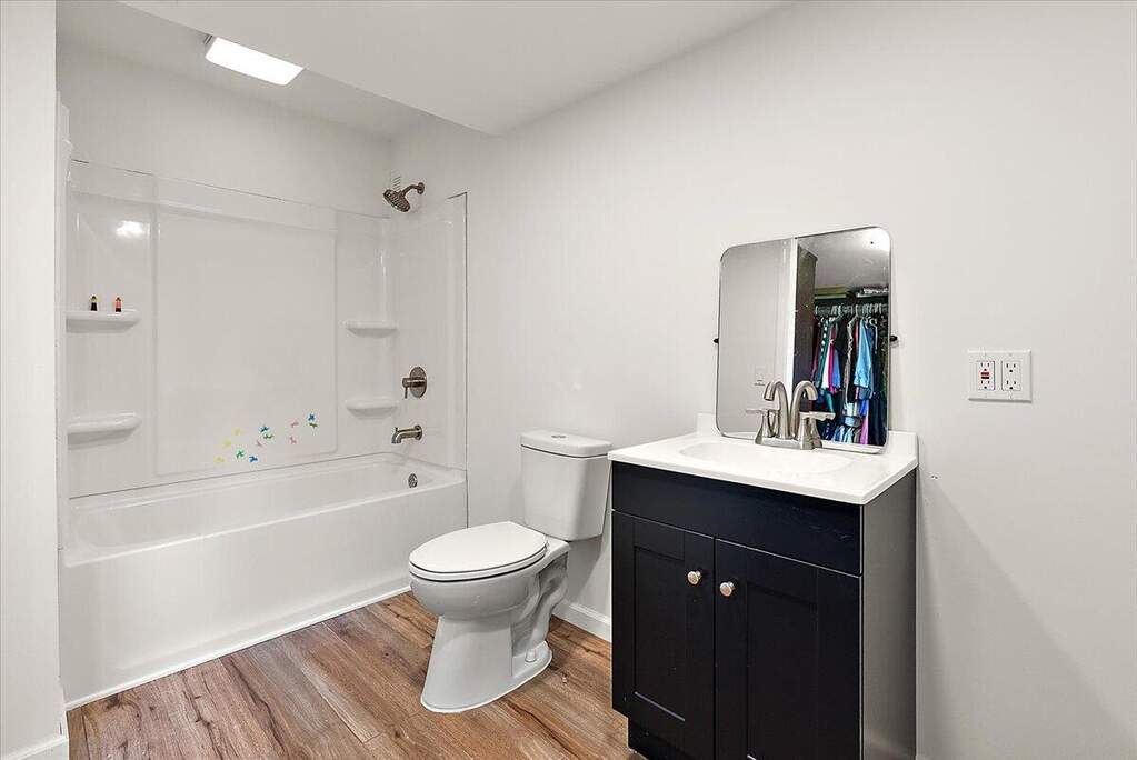 4 Bedroom Single Family Home/House's Image 21