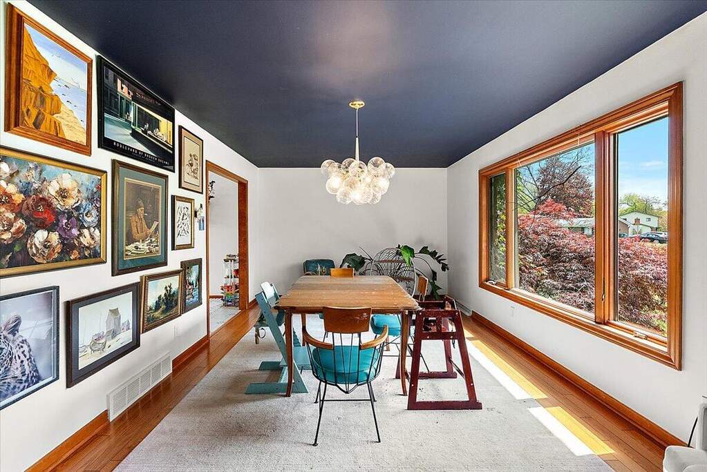 4 Bedroom Single Family Home/House's Image 4