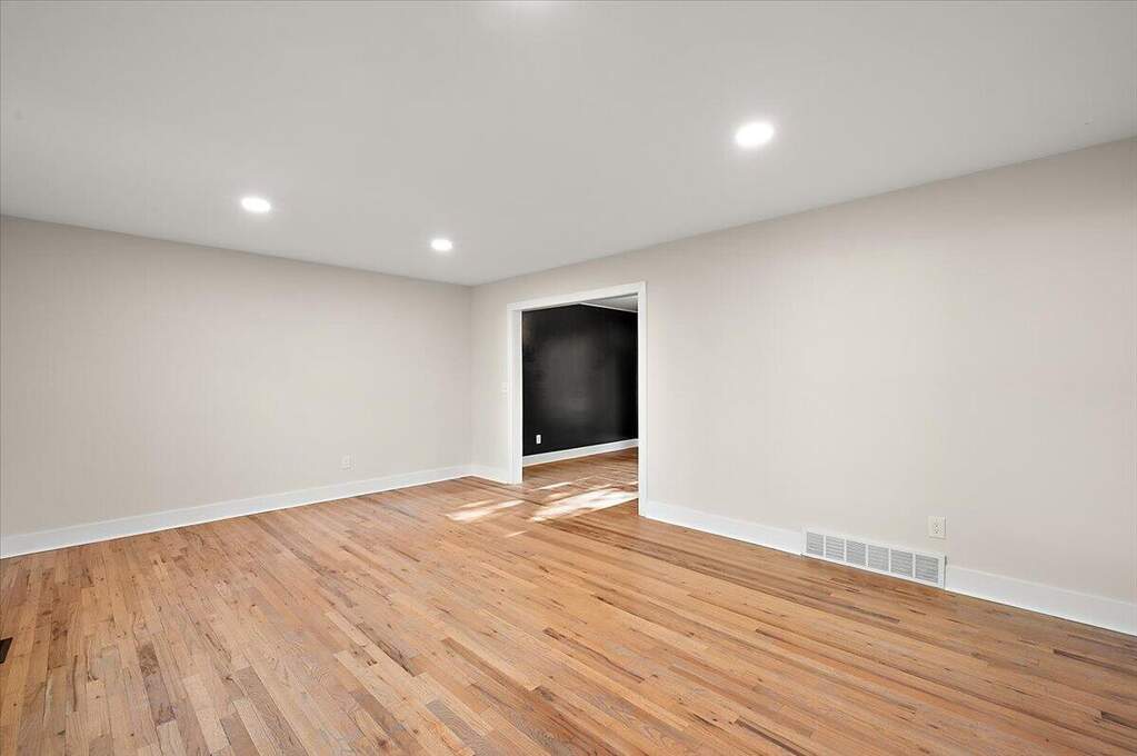 4 Bedroom Single Family Home/House's Image 15