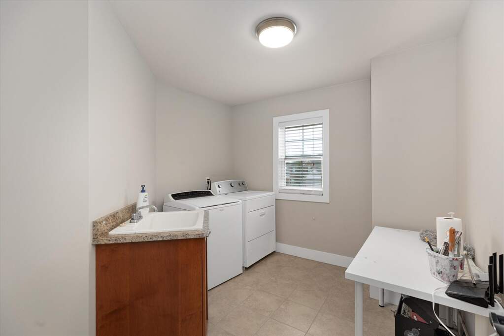 4 Bedroom Single Family Home/House's Image 11