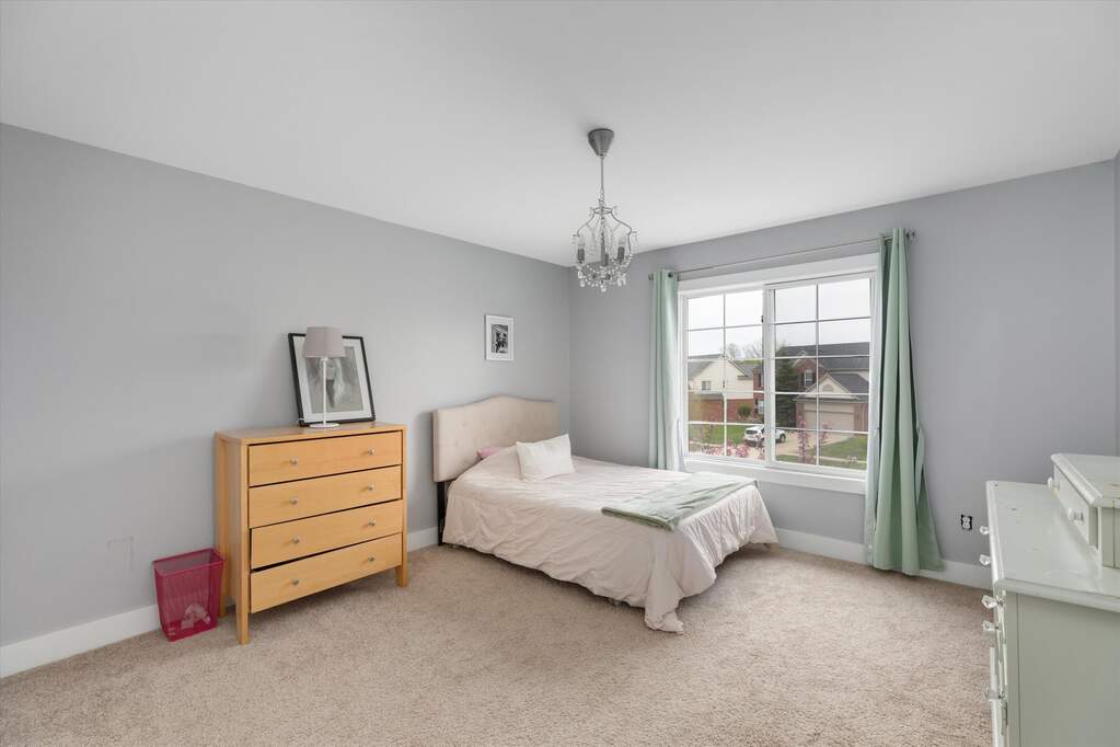 4 Bedroom Single Family Home/House's Image 12