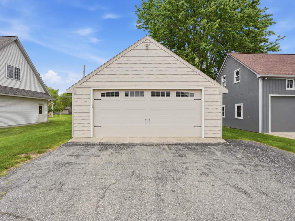 3 Bedroom Single Family Home/House's Image 39