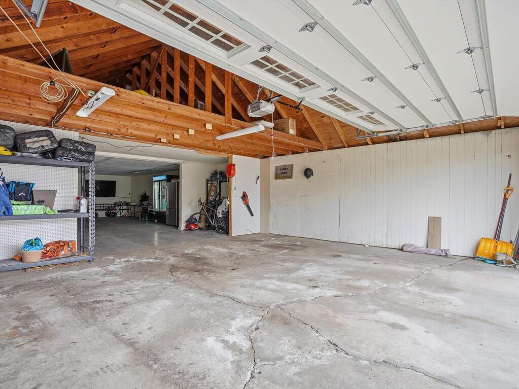 3 Bedroom Single Family Home/House's Image 40