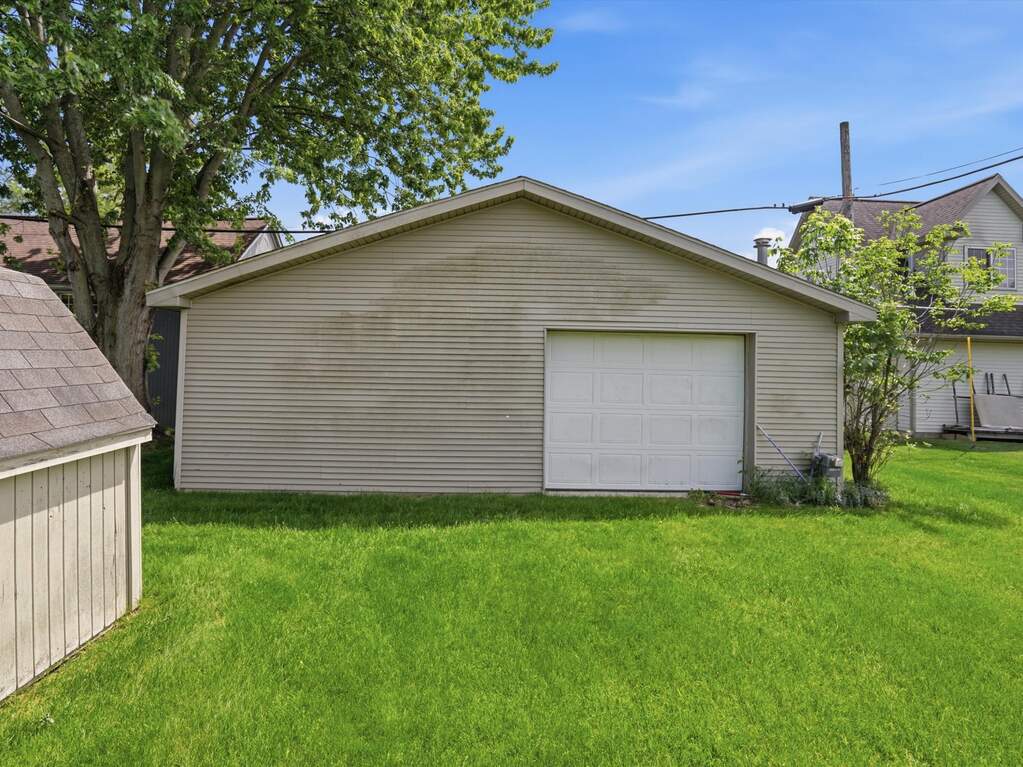 3 Bedroom Single Family Home/House's Image 45
