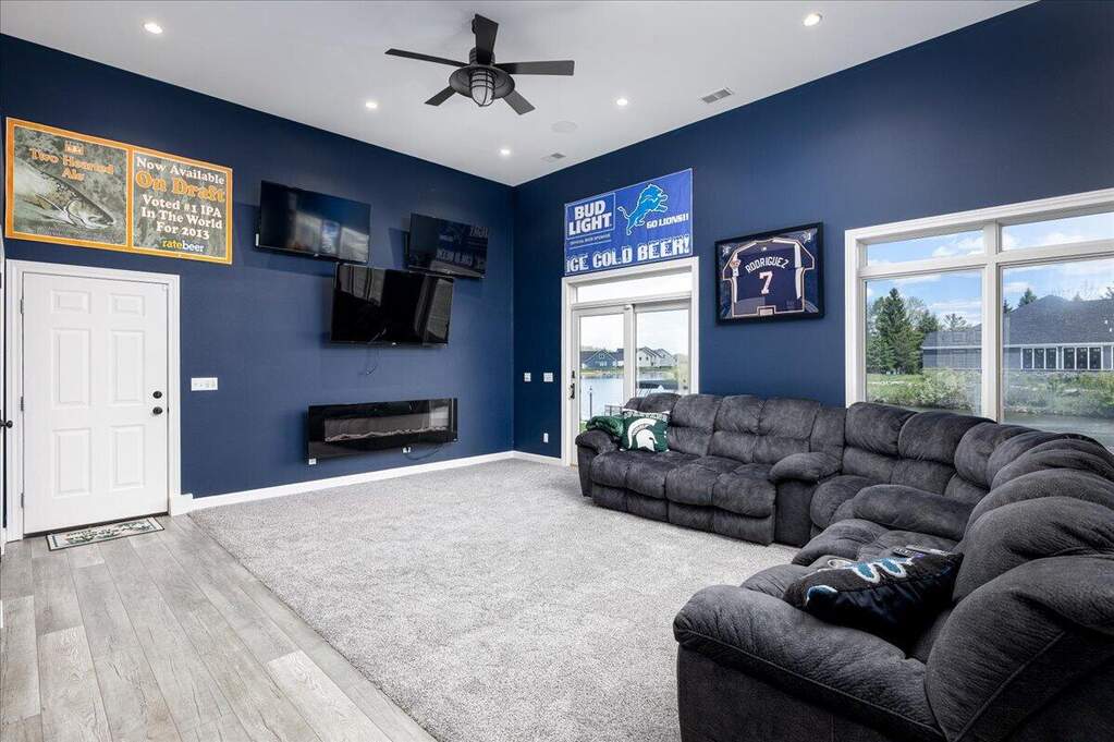 5 Bedroom Single Family Home/House's Image 41