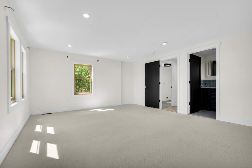 3 Bedroom Single Family Home/House's Image 35