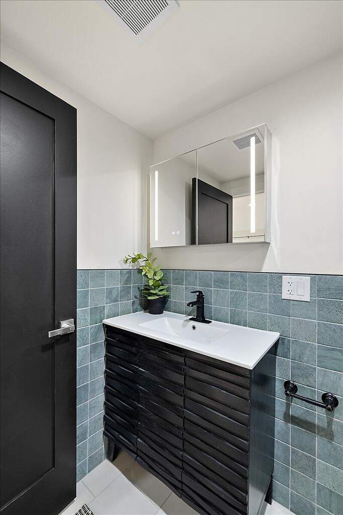 3 Bedroom Single Family Home/House's Image 37