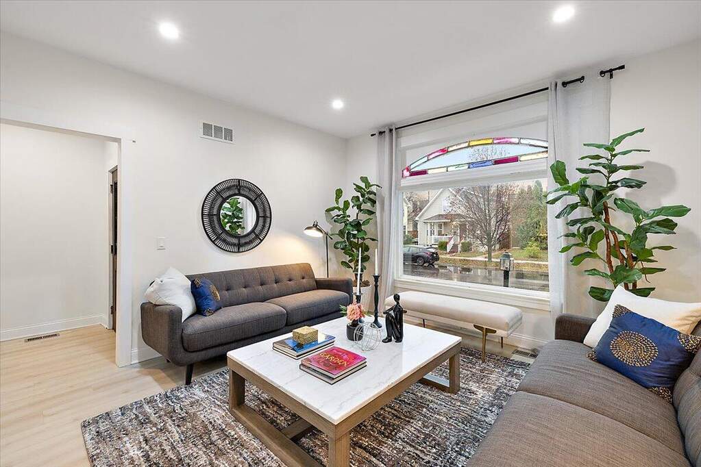 3 Bedroom Single Family Home/House's Image 3