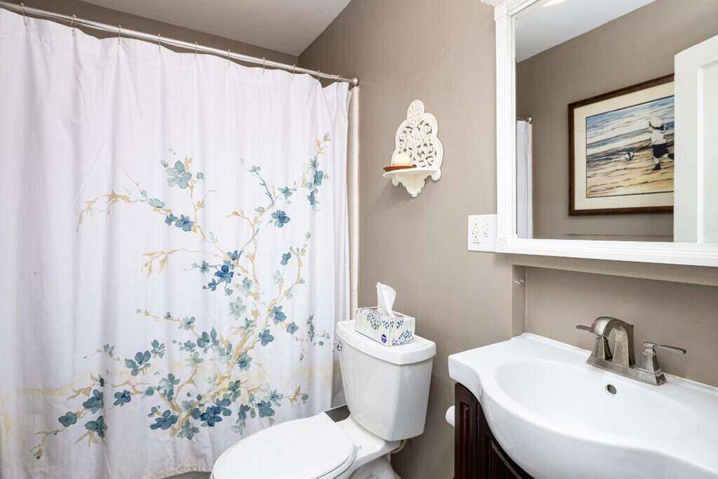 3 Bedroom Single Family Home/House's Image 8