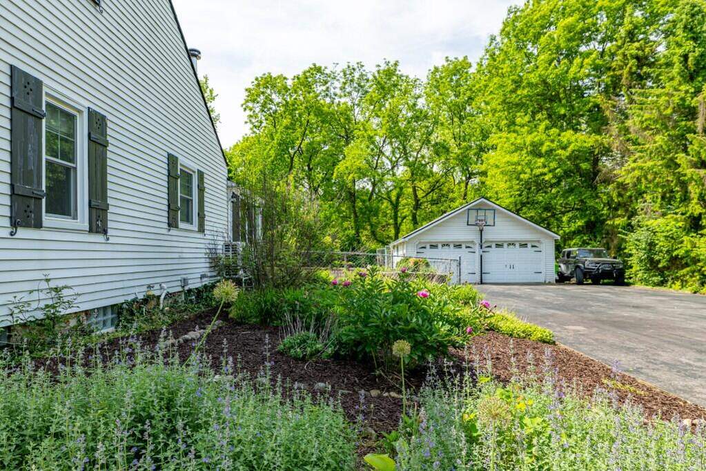 3 Bedroom Single Family Home/House's Image 41