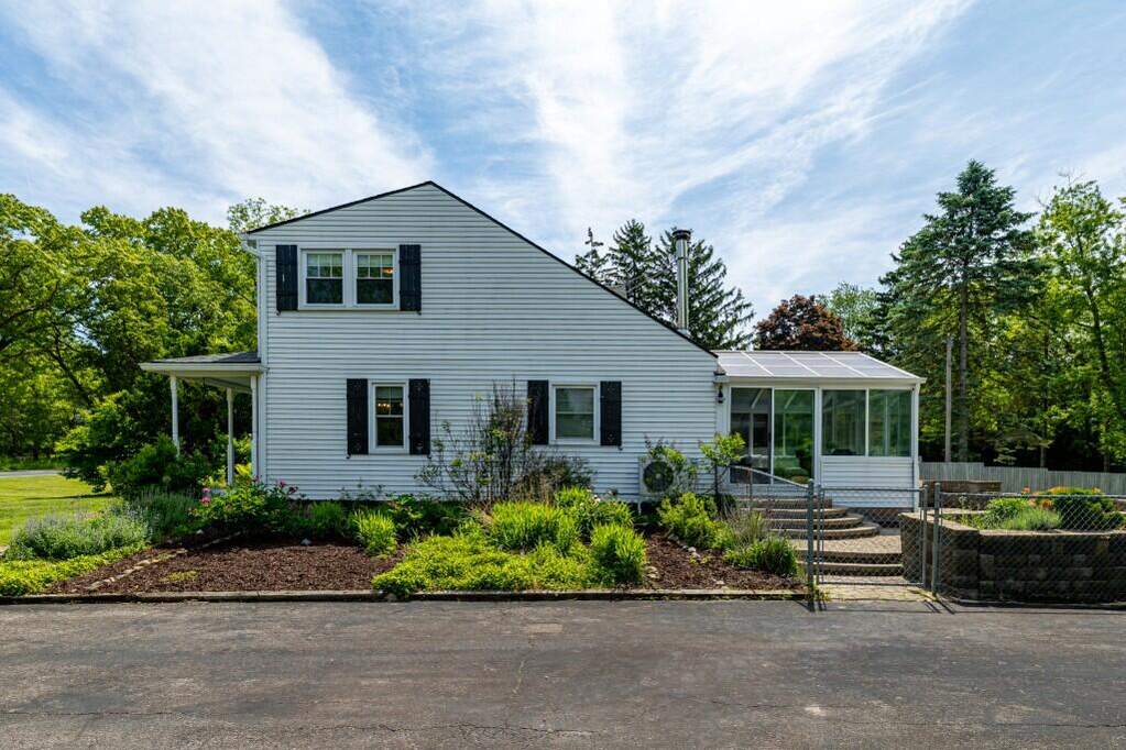 3 Bedroom Single Family Home/House's Image 44