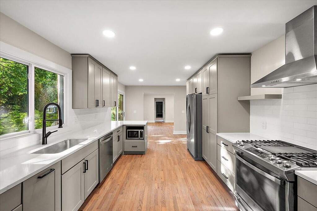 4 Bedroom Single Family Home/House's Image 23