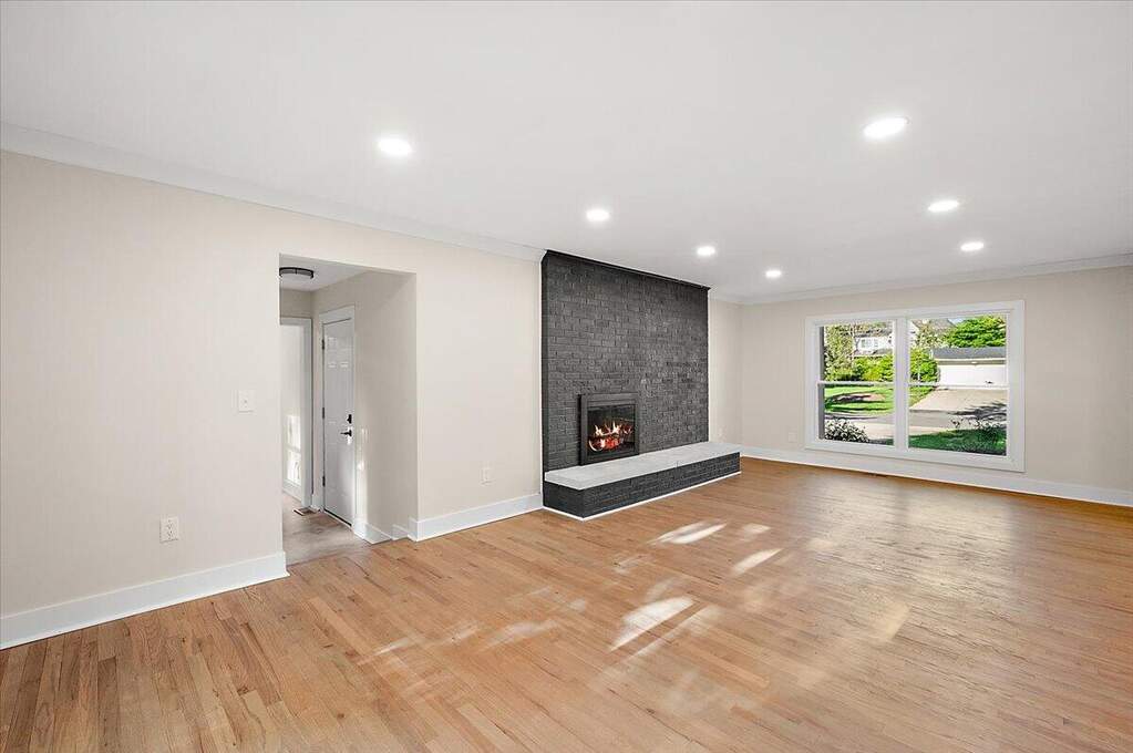 4 Bedroom Single Family Home/House's Image 28