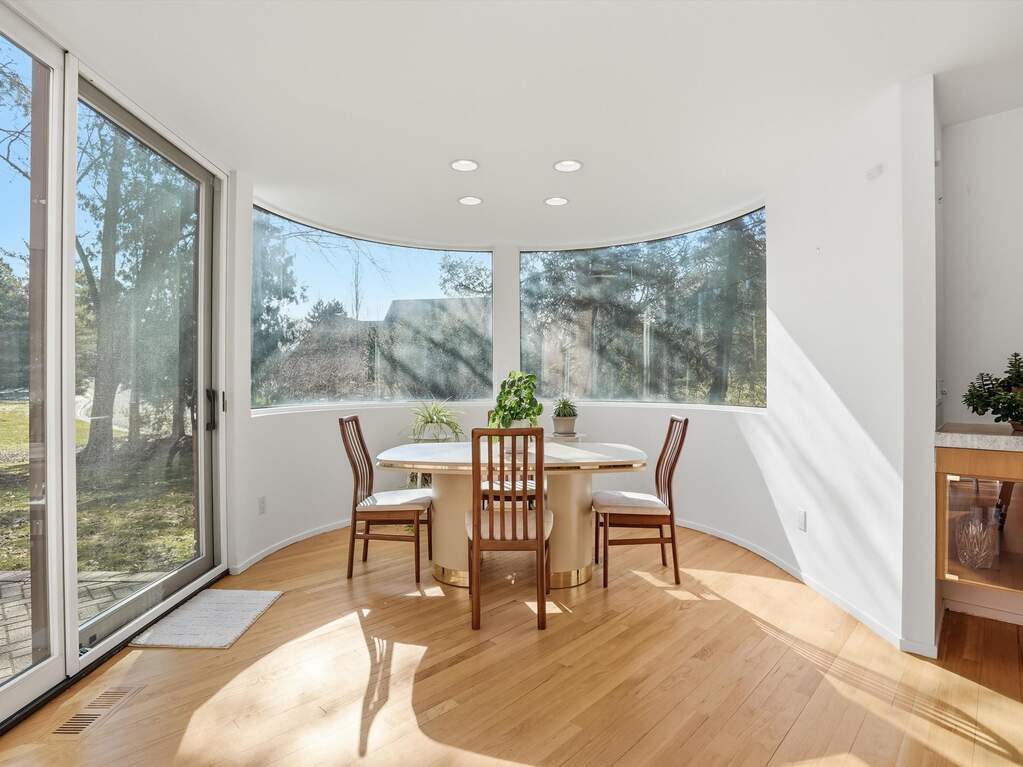 4 Bedroom Single Family Home/House's Image 11
