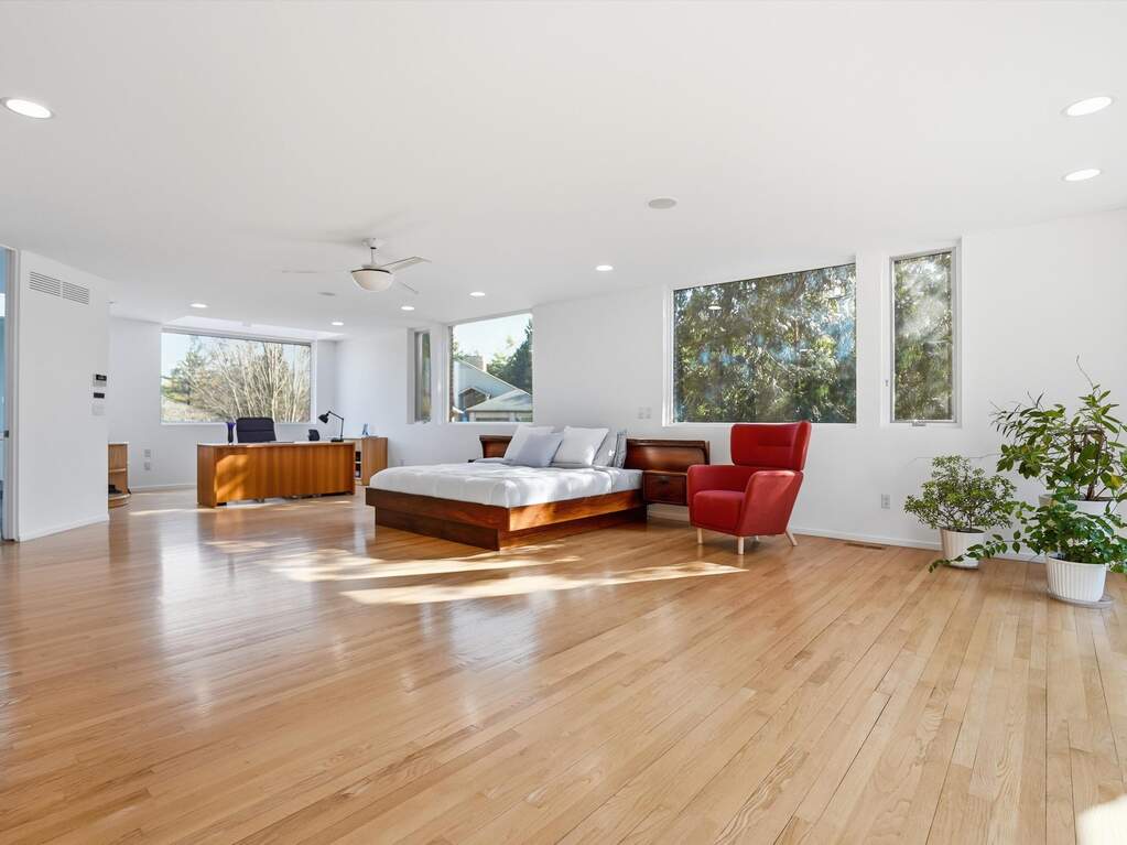 4 Bedroom Single Family Home/House's Image 19