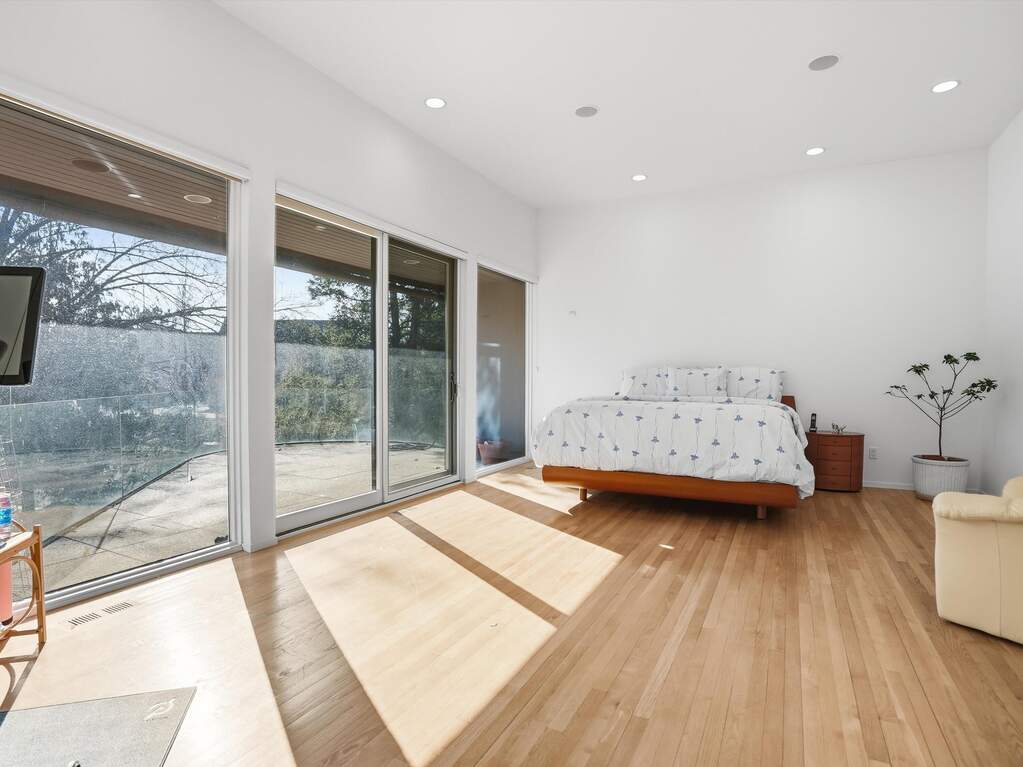 4 Bedroom Single Family Home/House's Image 29