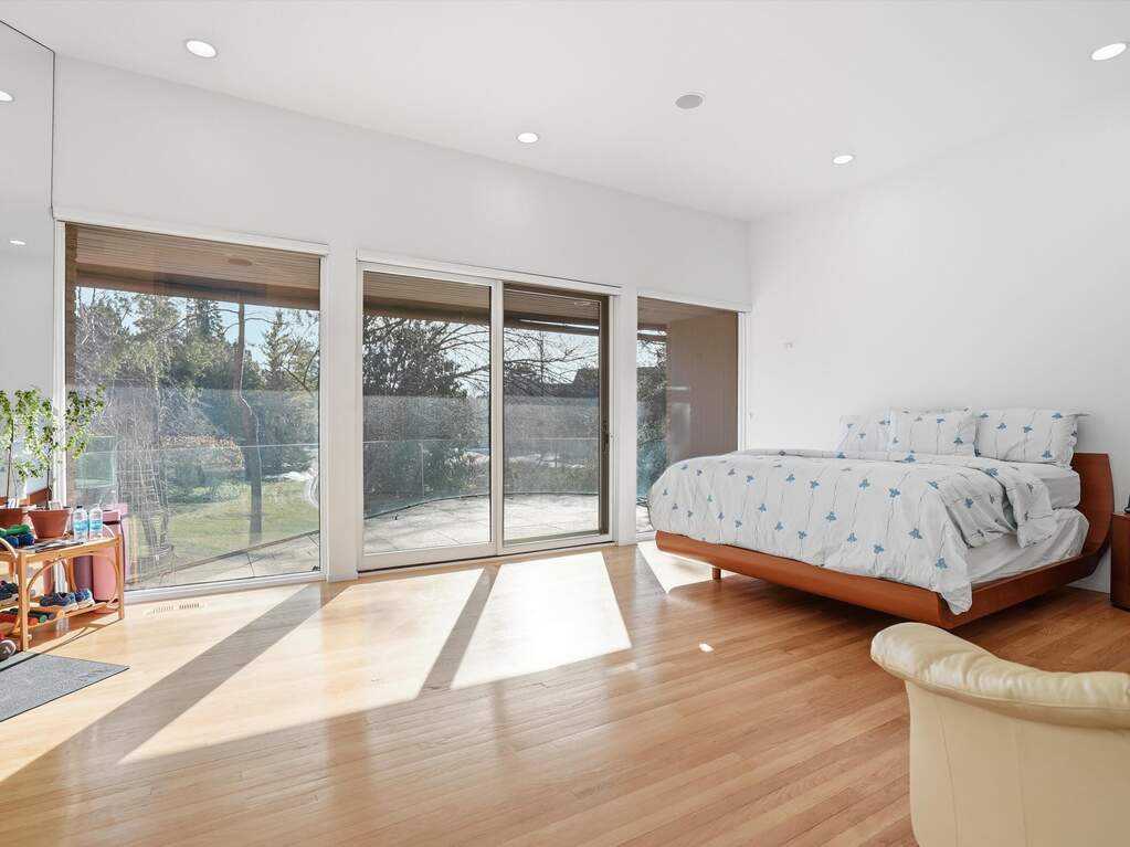 4 Bedroom Single Family Home/House's Image 31