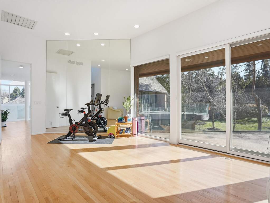 4 Bedroom Single Family Home/House's Image 32