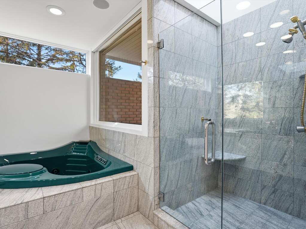 4 Bedroom Single Family Home/House's Image 35