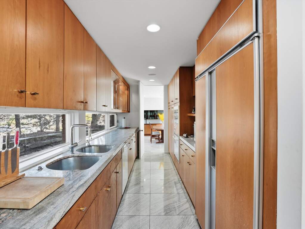 4 Bedroom Single Family Home/House's Image 3