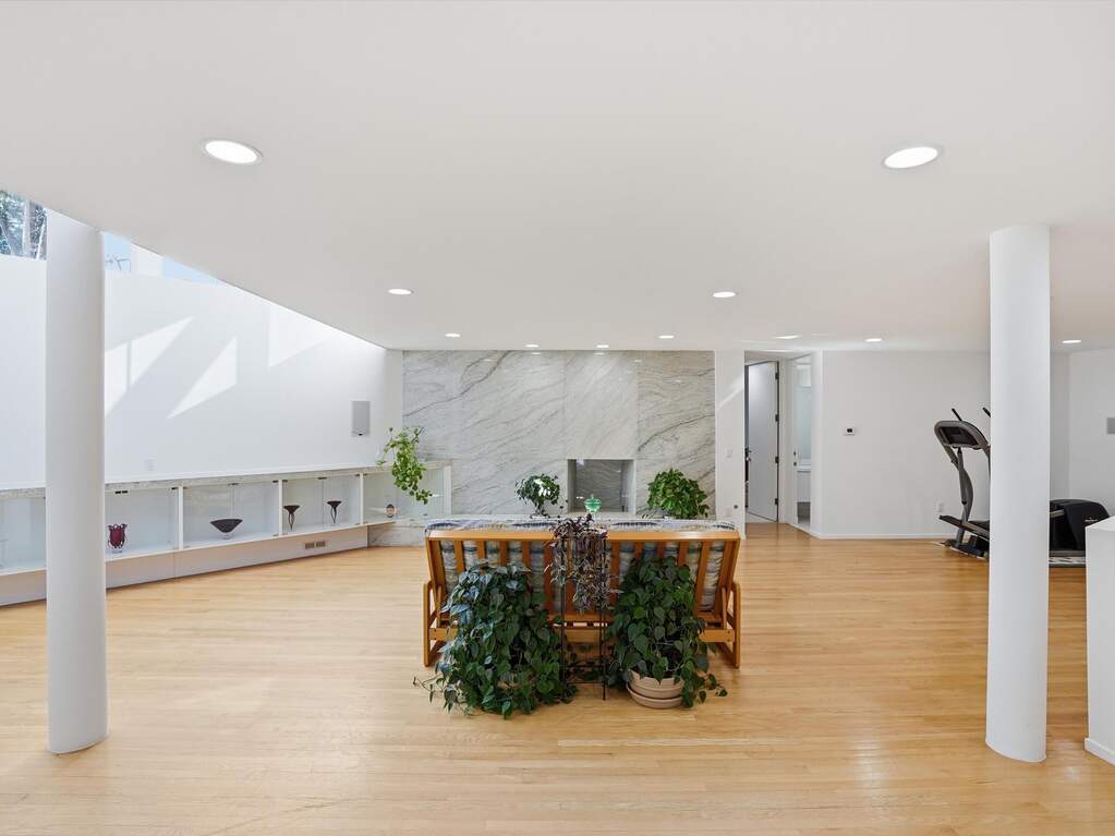 4 Bedroom Single Family Home/House's Image 57
