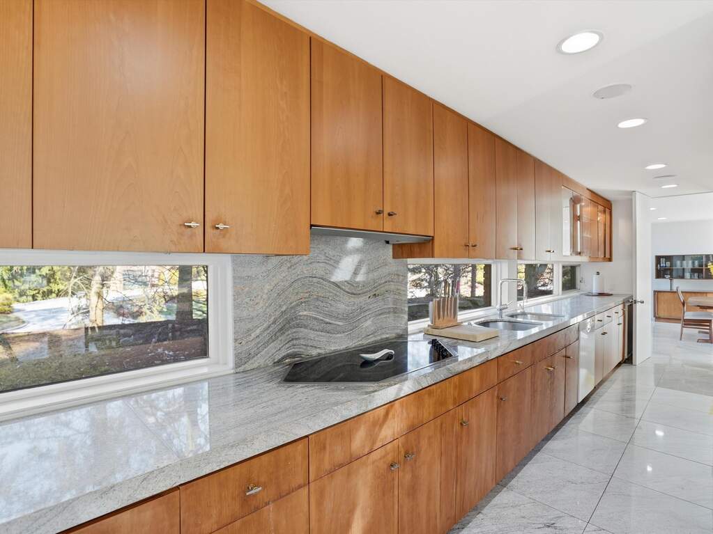 4 Bedroom Single Family Home/House's Image 5