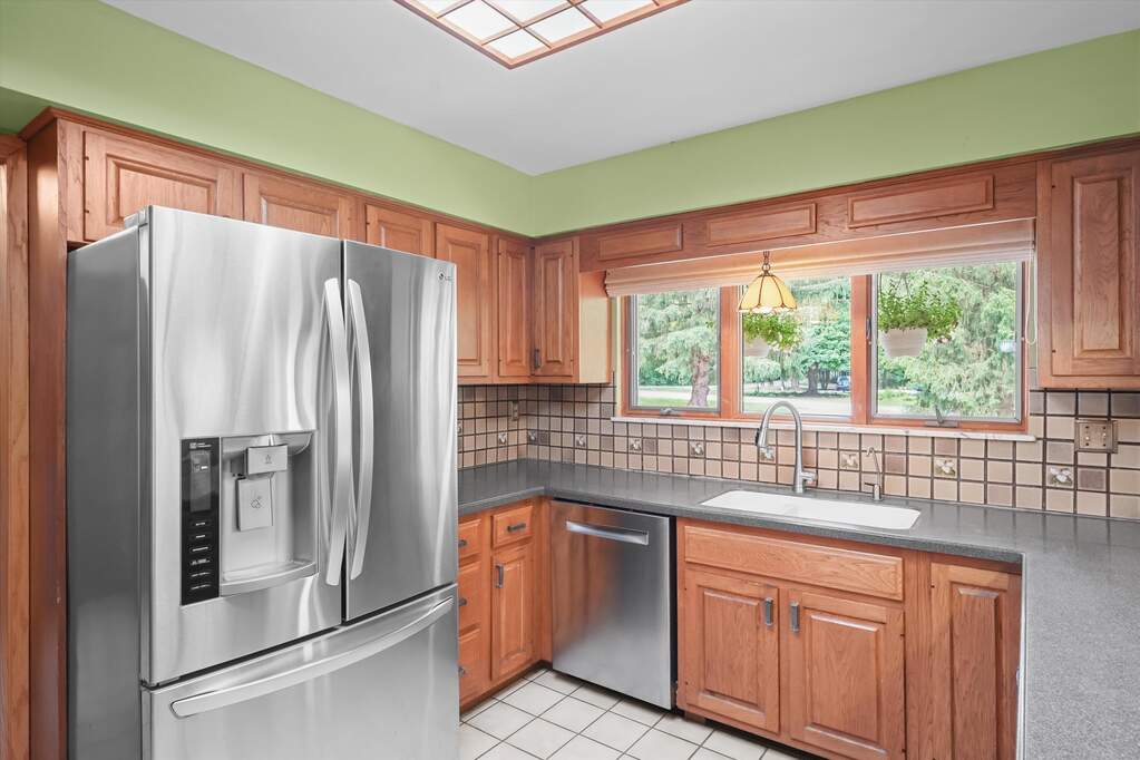 4 Bedroom Single Family Home/House's Image 16