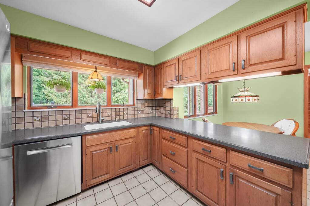 4 Bedroom Single Family Home/House's Image 18