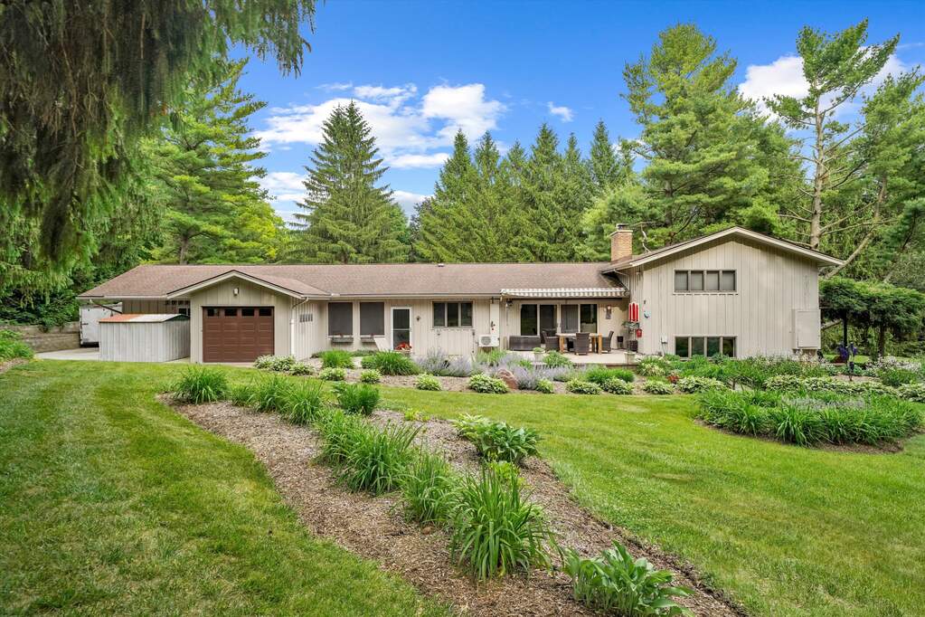 4 Bedroom Single Family Home/House's Image 5