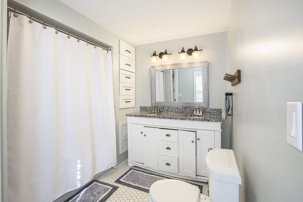 3 Bedroom Single Family Home/House's Image 9