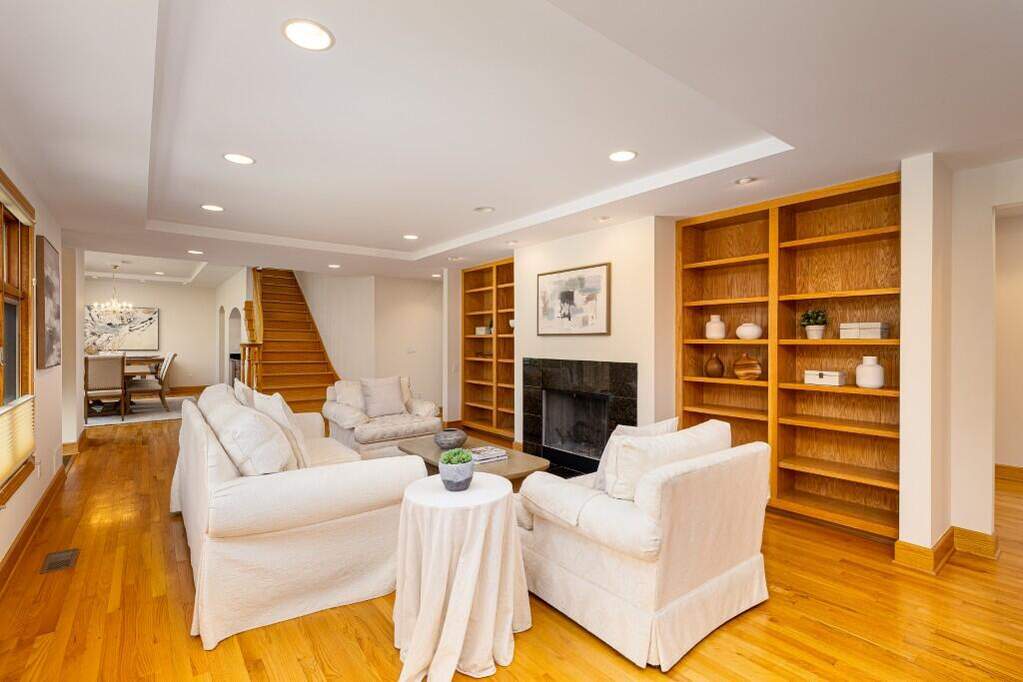5 Bedroom Single Family Home/House's Image 9