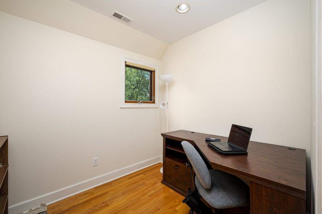 5 Bedroom Single Family Home/House's Image 43
