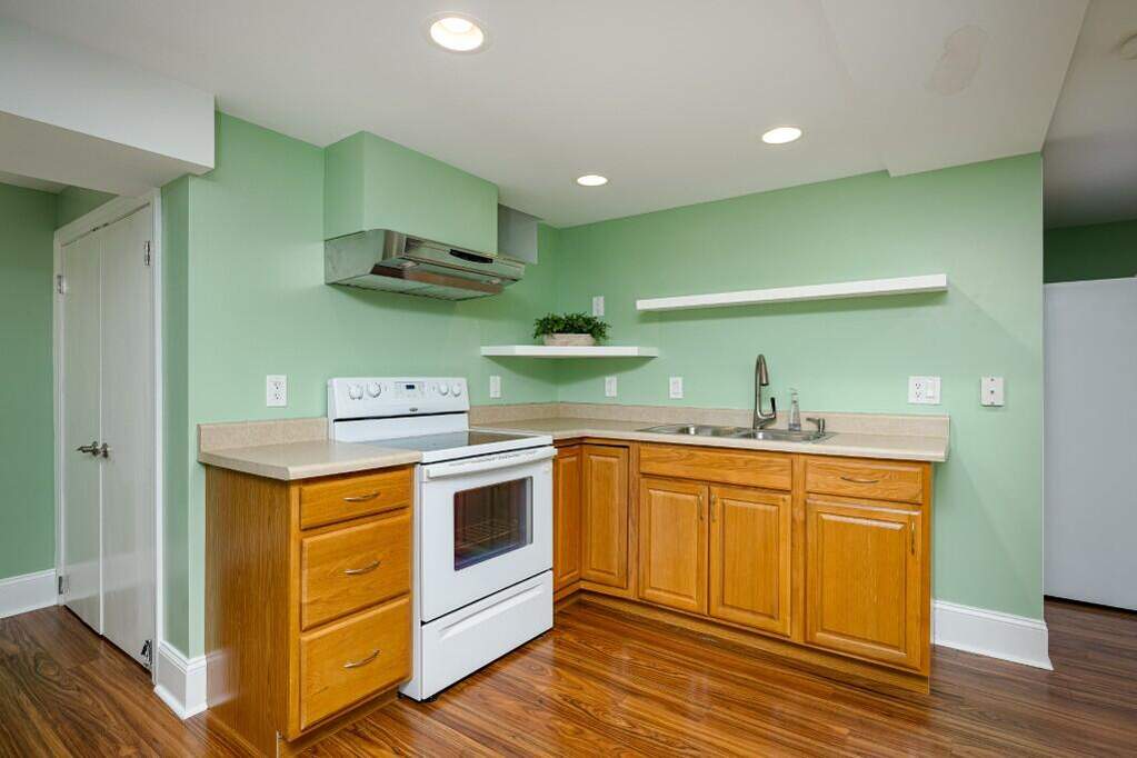 5 Bedroom Single Family Home/House's Image 48