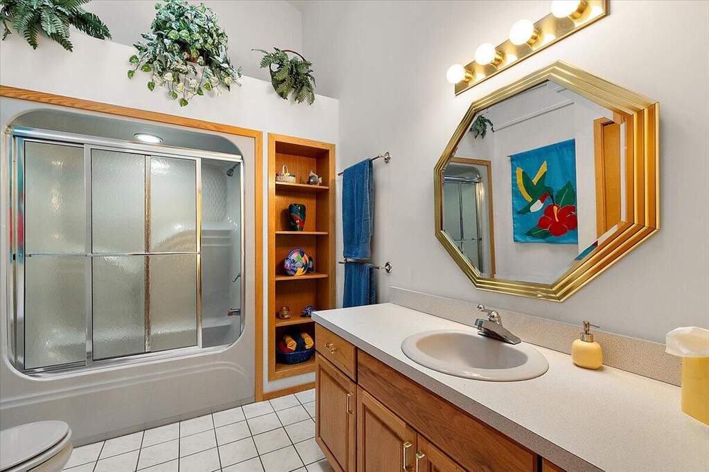 4 Bedroom Single Family Home/House's Image 38