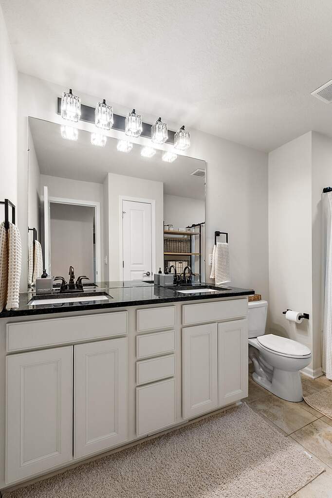 5 Bedroom Single Family Home/House's Image 41