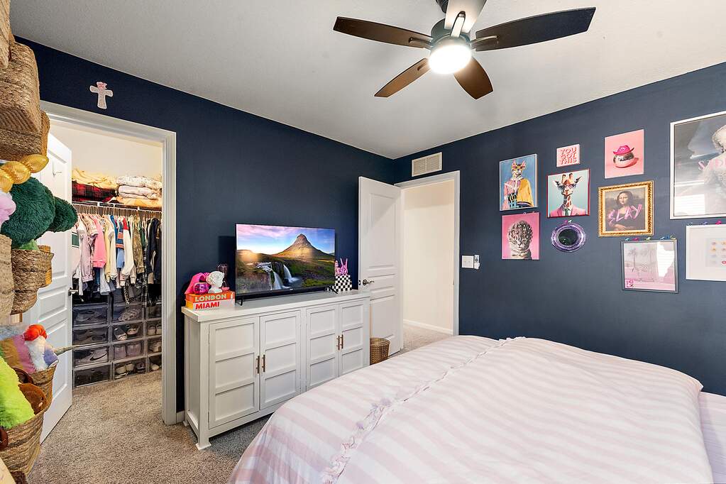 5 Bedroom Single Family Home/House's Image 44