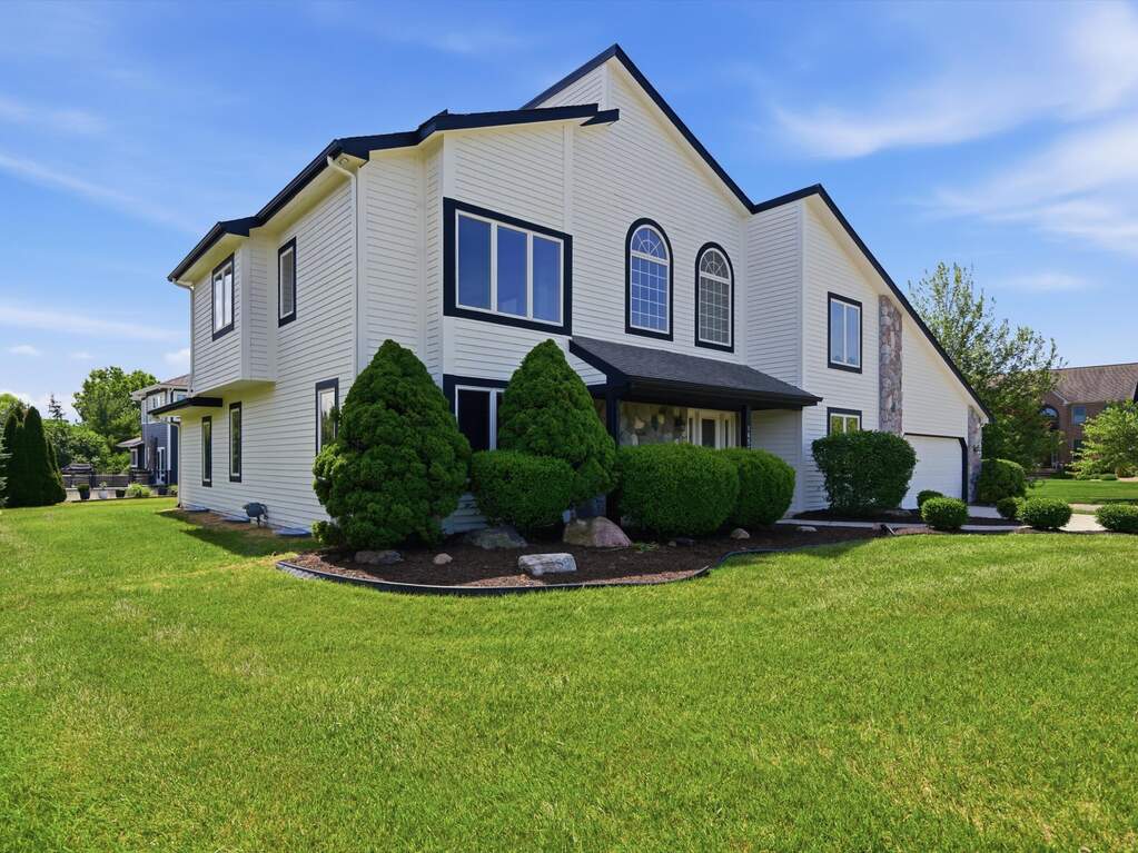 6 Bedroom Single Family Home/House's Image 35