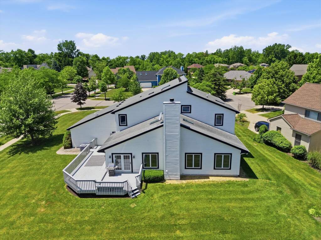 6 Bedroom Single Family Home/House's Image 43
