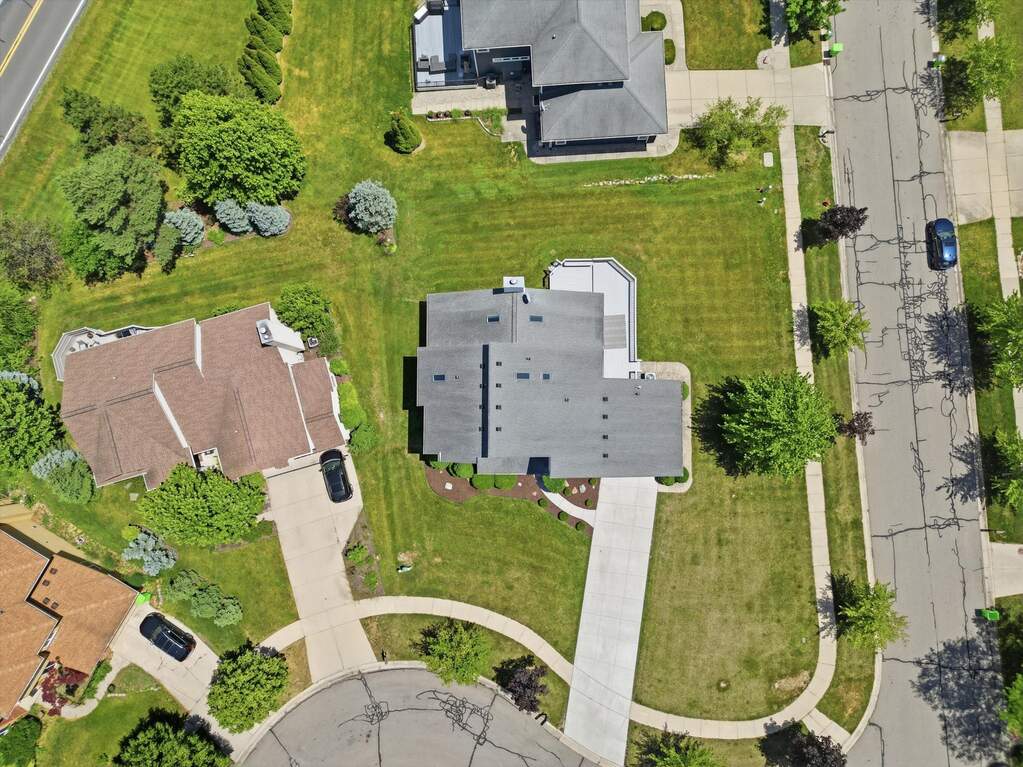 6 Bedroom Single Family Home/House's Image 44
