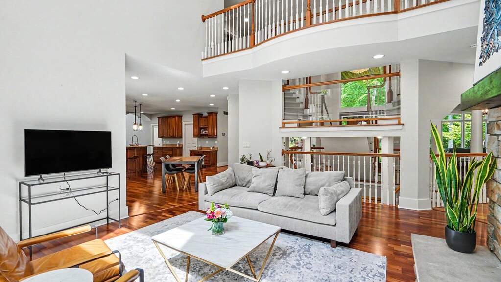 4 Bedroom Single Family Home/House's Image 8
