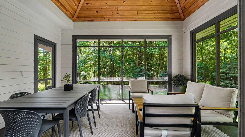 4 Bedroom Single Family Home/House's Image 18