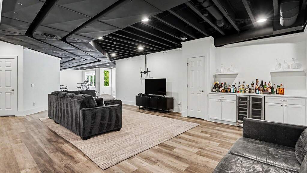 4 Bedroom Single Family Home/House's Image 34