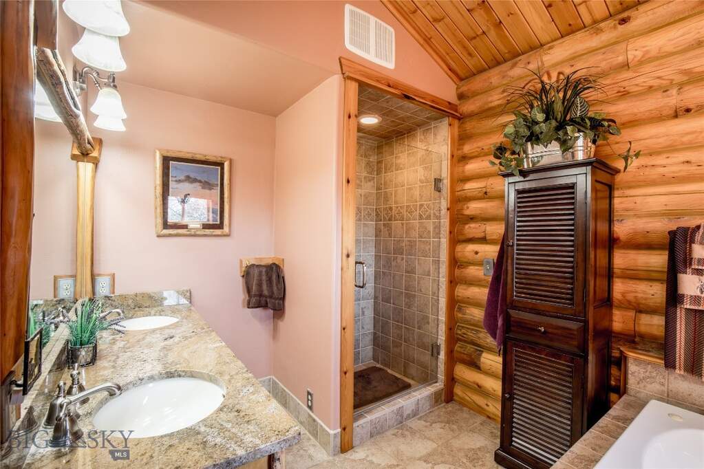 4 Bedroom Single Family Home/House's Image 20